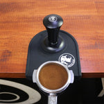 Tamper Auto Nivelador 58mm Negro - Rhino Coffee Gear - DFRNT.